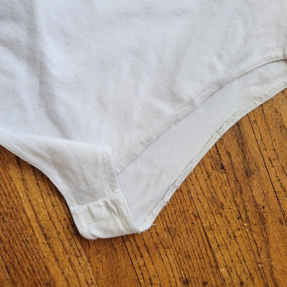 Vintage Cute and Comfy Bodysuit Size Medium ๐ค - Picture 11 of 11